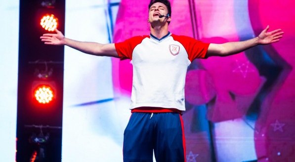 Enaldinho chega ao palco do Classic Hall neste domingo (27) 