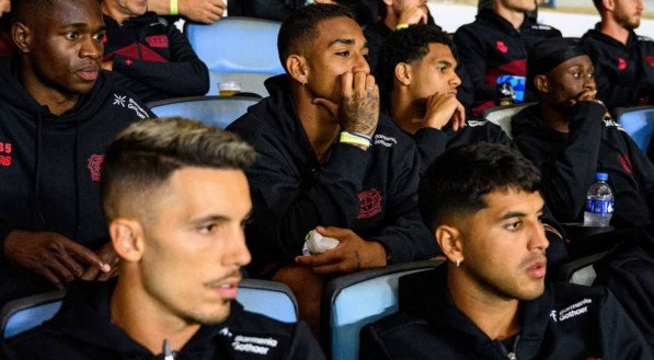 Clube alemão está em excursão no Rio de Janeiro, e acompanhou a vitória do Flamengo sobre o Fluminense por 1 a 0, neste domingo, no Maracanã.