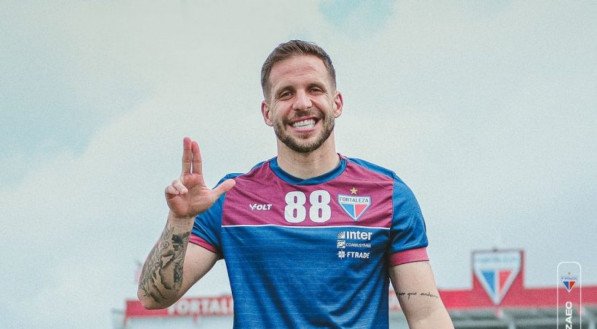 Volante vinha sendo alvo do Athletico-PR, mas acertou o Laion segurou o atleta e acertou a renovação do vínculo até o fim de 2026.