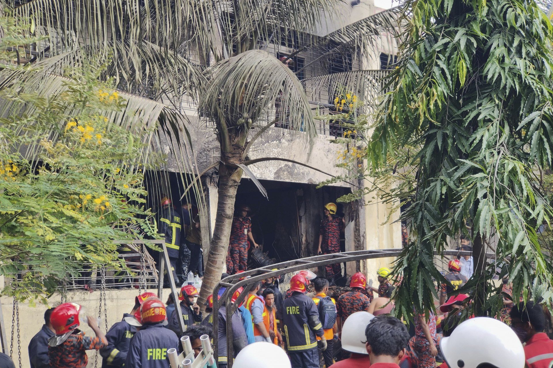 Queda de avião militar em Bangladesh deixa 19 mortos e mais de 50 feridos