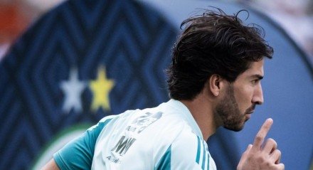 Lucas Silva passa por exames e nenhuma lesão é detectada, mas estado físico do jogador ainda preocupa o Cruzeiro