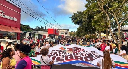 Imagem de ato da Marcha das Mulheres Negras