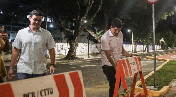 João Campos entregou uma obra na madrugada
