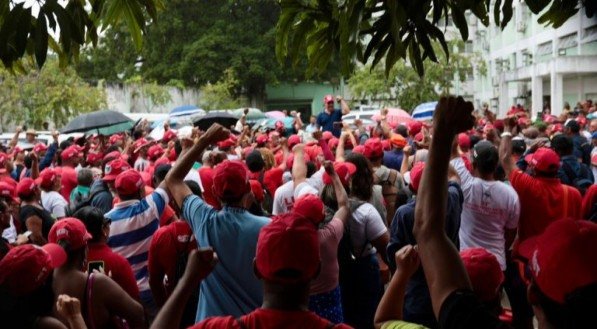 MST ocupa sede do Incra no Recife para cobrar avanço da reforma agrária