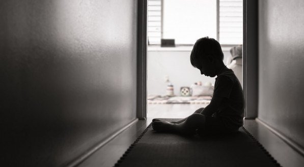 Seu filho está ficando mais isolado? Entenda os problemas da modernidade que afetam o comportamento infantil