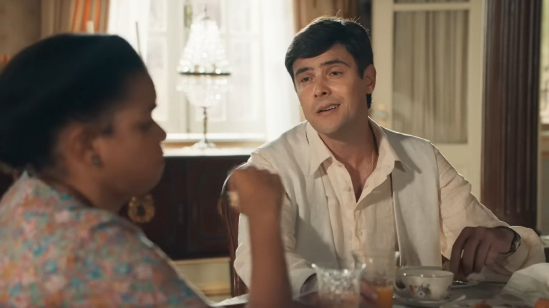 Êta Mundo Melhor: Candinho e Dita se beijam pela primeira vez; saiba quando