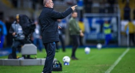 Negociações ainda não avançaram para uma proposta. Apesar do interesse Tricolor, o Verdão deseja renovar o contrato do jogador.
