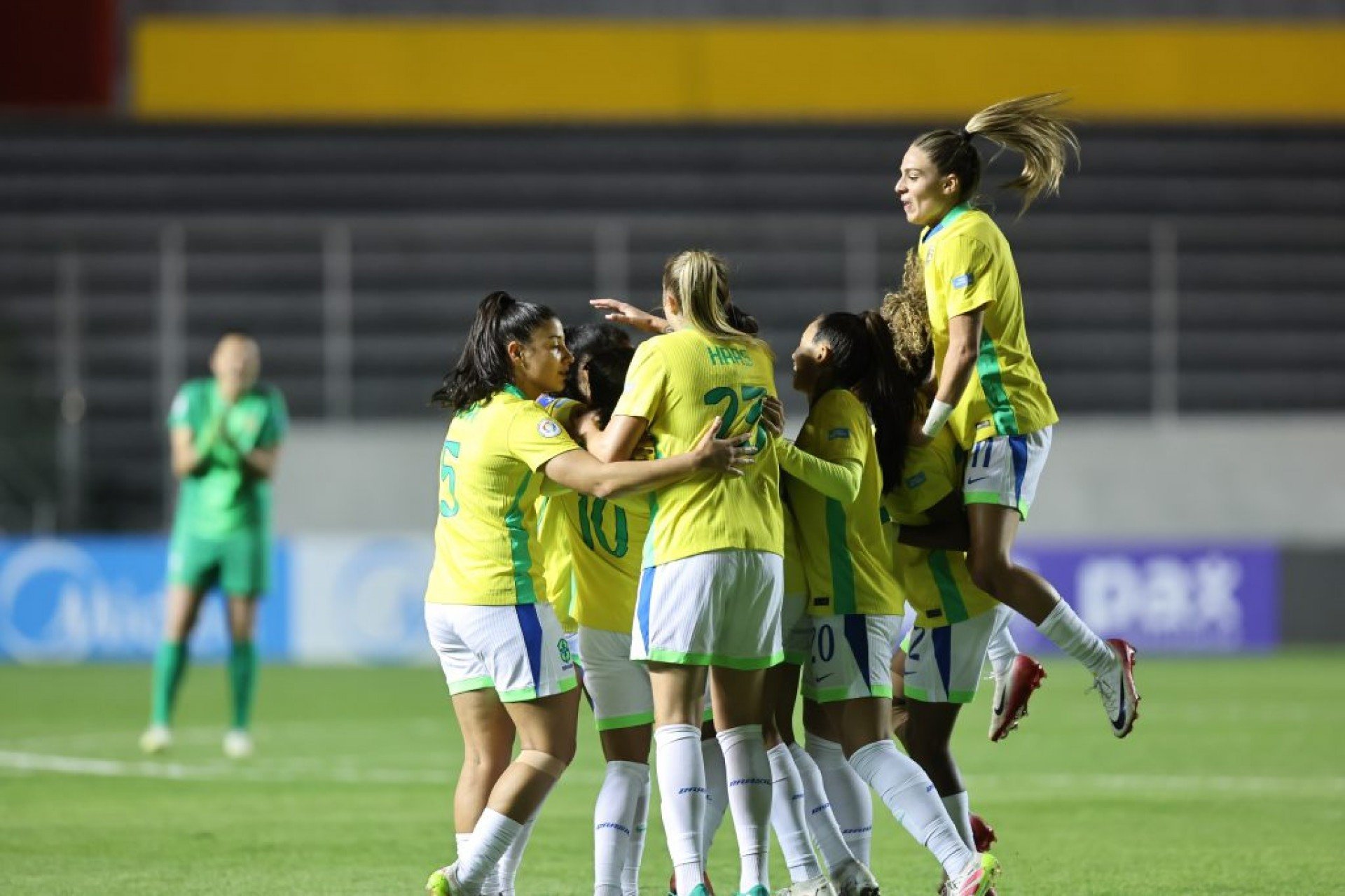 Brasil goleia o Paraguai e conquista vaga antecipada nas semifinais da Copa América