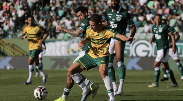 Imagem de partida do Cuiabá na Série B 2025