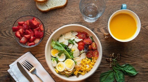 Confira opções vegetarianas e veganas que substituem a carne e outros alimentos de origem animal