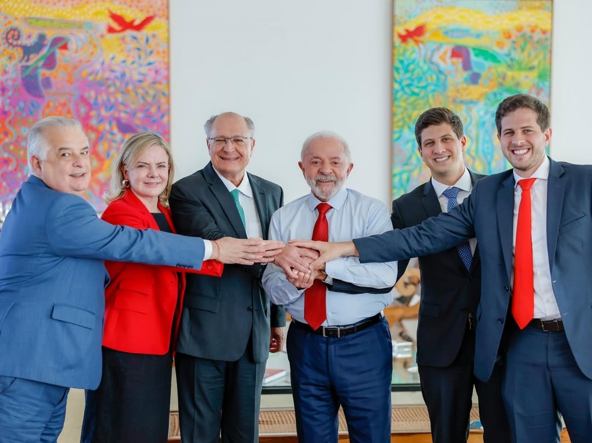 Cúpula do PSB se reúne com Lula com um olho em 2026 e outro na soberania nacional