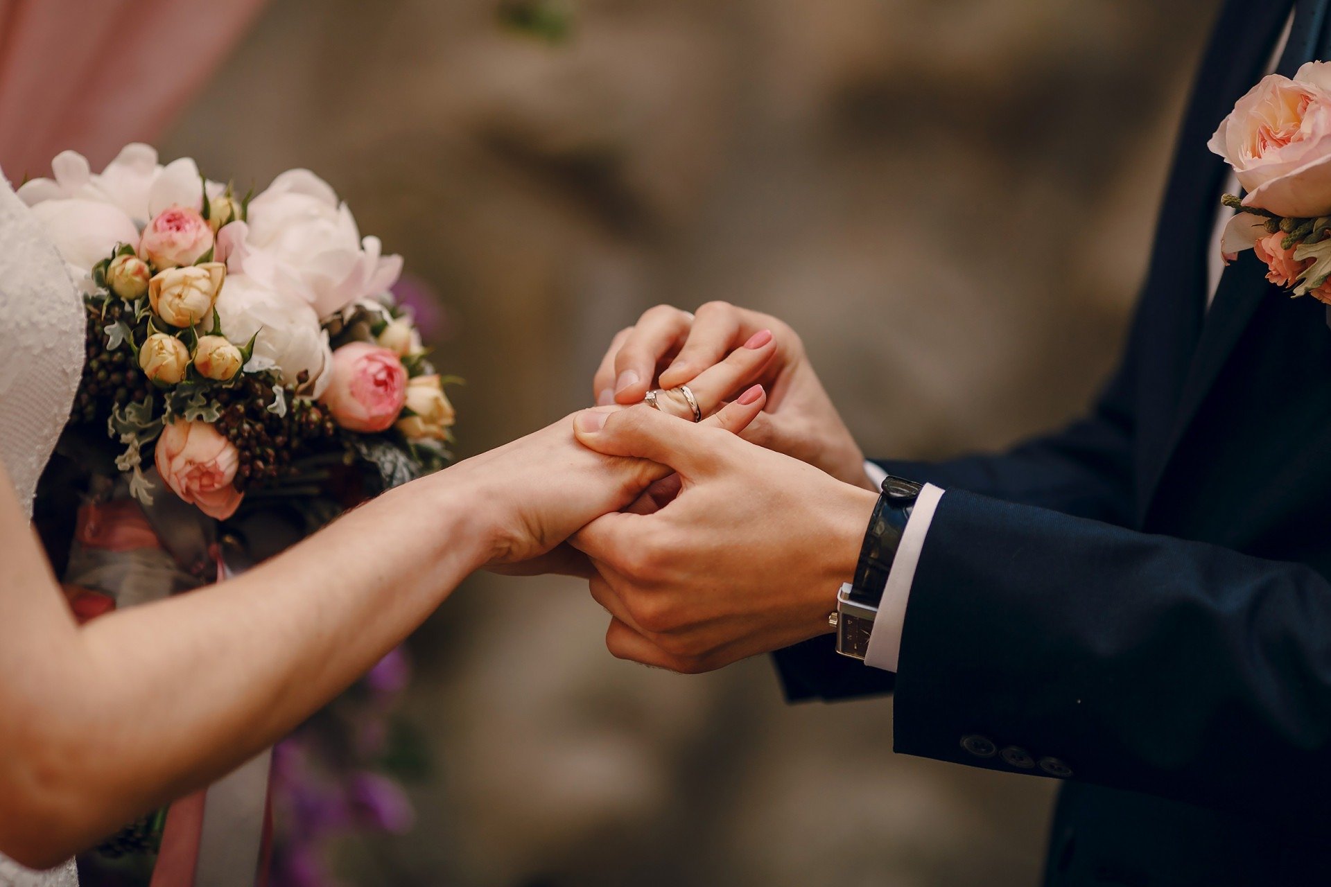 Casamento lavanda: entenda o que é essa tendência de relacionamento sem sexo, filhos ou fidelidade