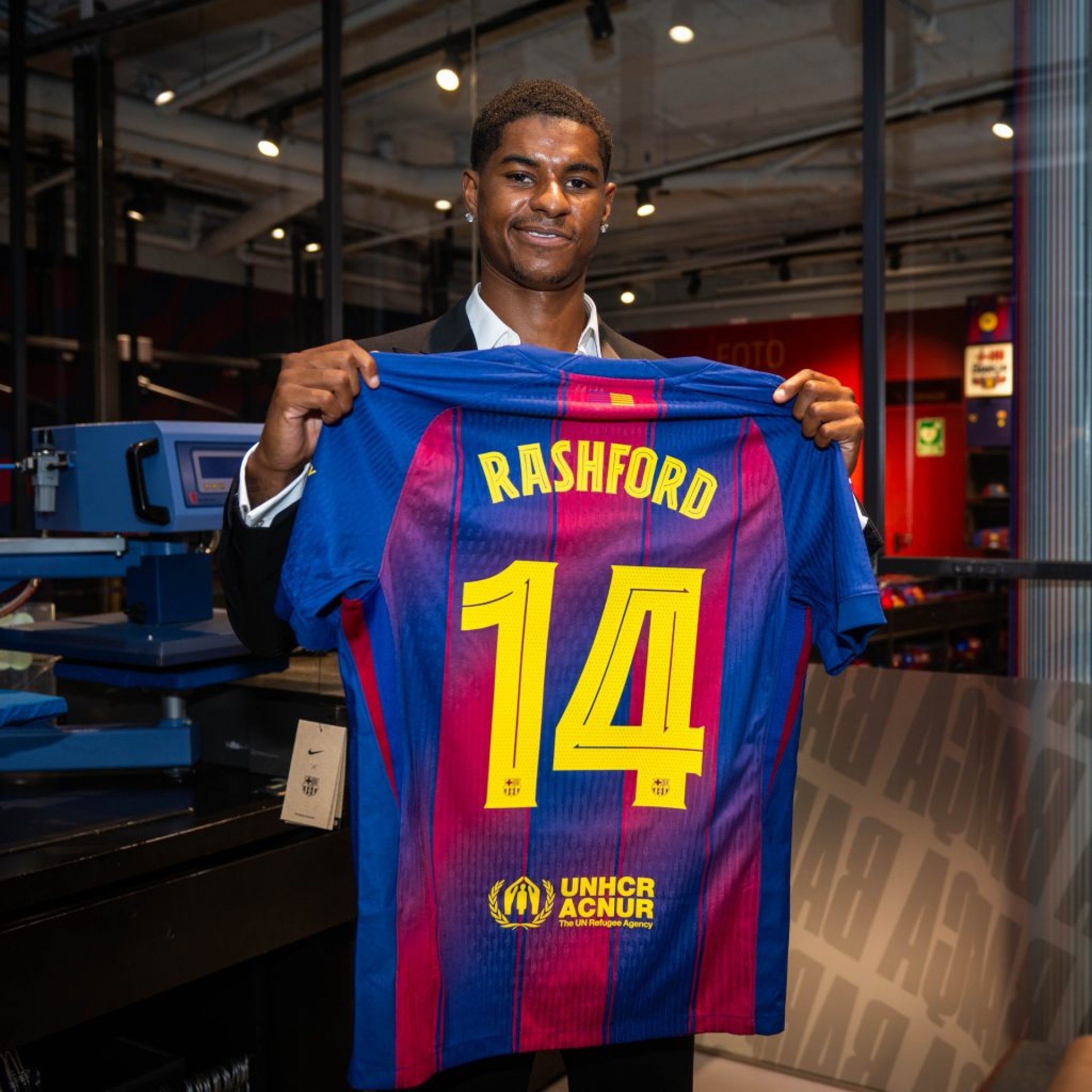 Barcelona anuncia contratação de Rashford por empréstimo por um ano