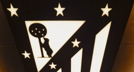 O meia ainda pertencia ao Alvinegro quando foi vendido 