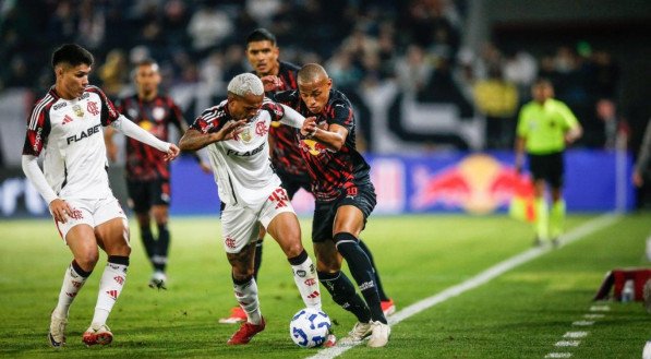 O Fla bateu o Braga por 2 a 1, em Bragança Paulista.