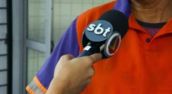Frentista relata assalto em posto de combustível interrompido por policiais: apreensão, tiros e salvação