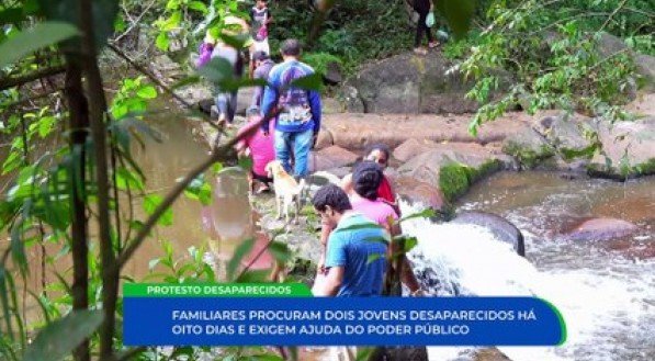 desespero e protestos em camaragibe: familiares de jovens desaparecidos interditam avenida e exigem atenção da polícia nas investigações