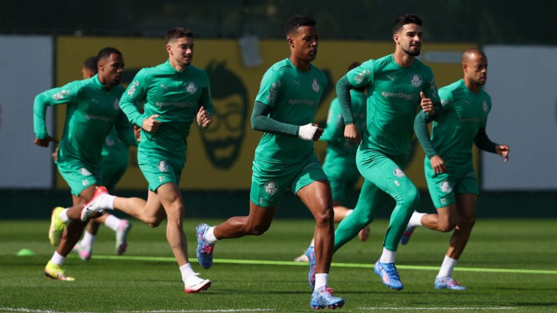 Santos surpreende e tira jogador do Palmeiras