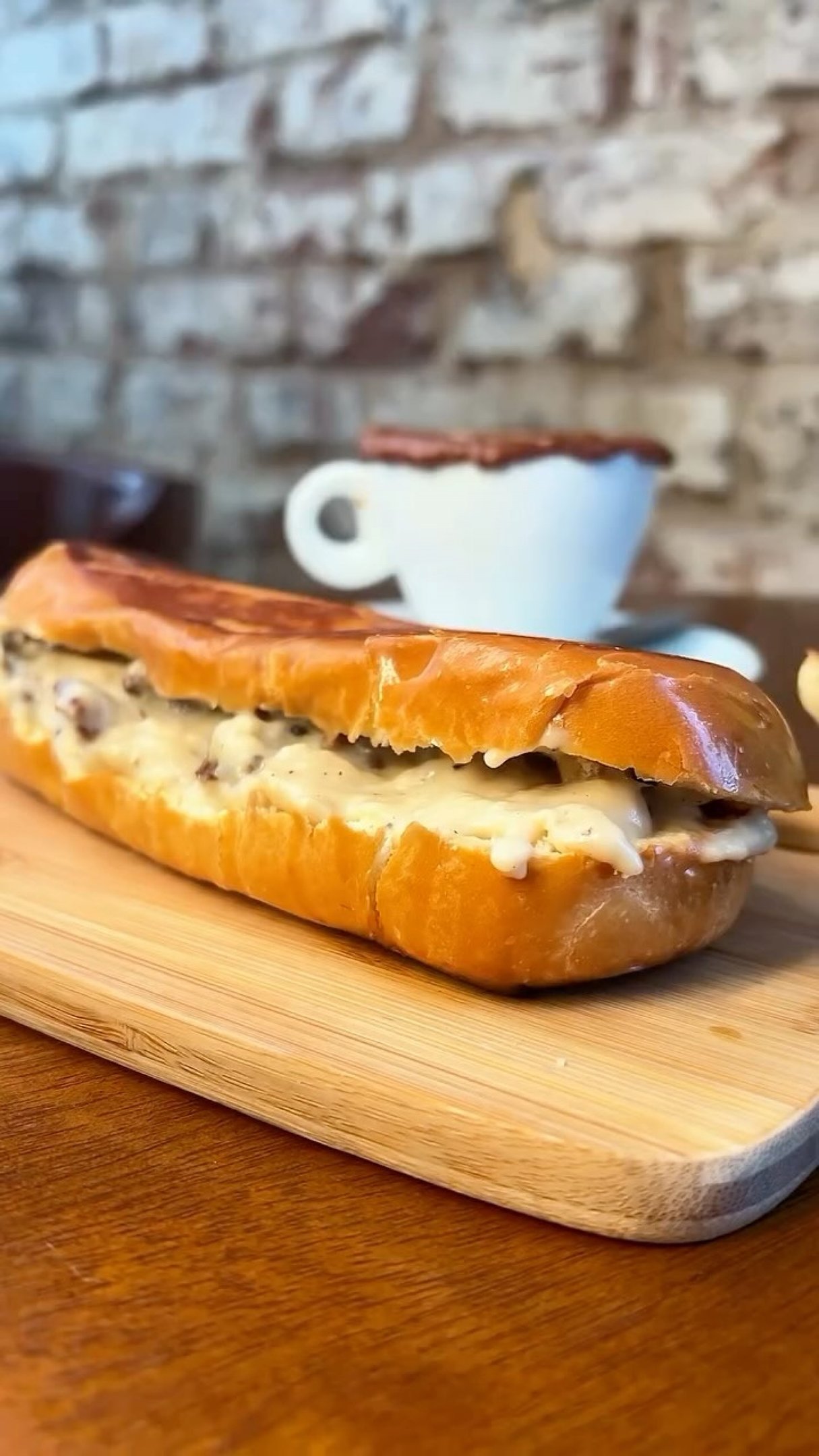 Reprodução/Instagram @cafeliberal1817