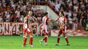 Paulo Sérgio em comemoração de gol para o Náutico em cima do Caxias na última rodada da Série C