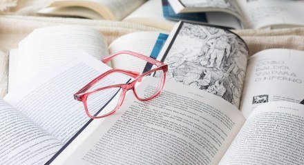 Dia do Escritor 2025: 5 escritores brasileiros para conhecer melhor