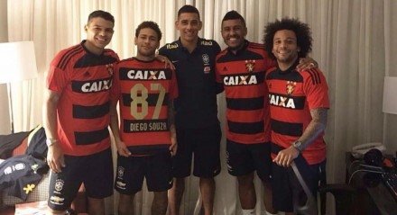 Leão mantém feito raro: não foi vazado por Neymar em confrontos diretos.