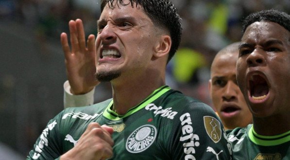 Anteriormente, o lateral-esquerdo tinha vínculo com o Verdão até dezembro de 2026. O novo acordo  com o clube paulista é válido até 2030.