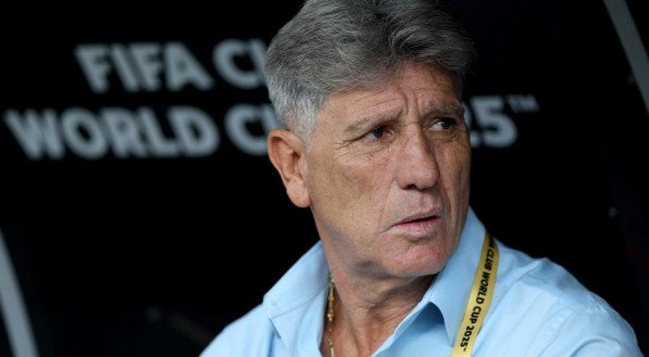 Diante da má fase no Campeonato Brasileiro e da necessidade de reagir, o treinador tem cobrado diretamente o presidente Mário Bittencourt