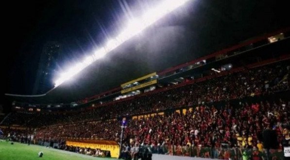 Rubro-Negro recebe o Peixe neste sábado (26), em duelo pela 17ª rodada do Campeonato Brasileiro. A bola rola às 18h30 na Ilha do Retiro.