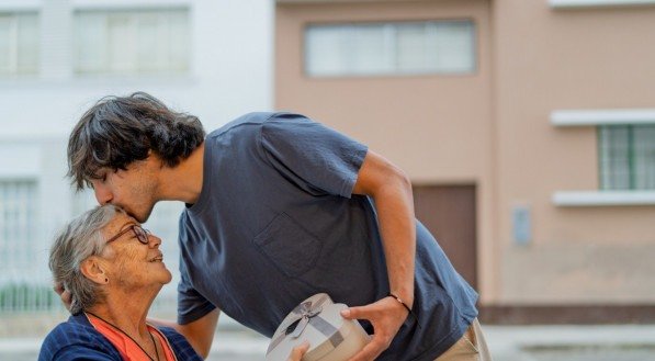Avós de cada signo: descubra quem é o mais protetor e o mais divertido