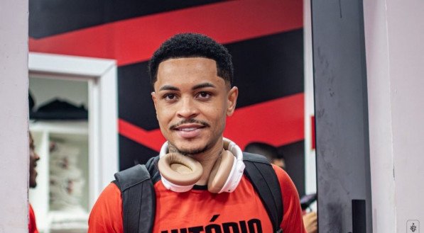 Um dos principais nomes do elenco rubro-negro, Matheuzinho será baixa para o jogo diante do Mirassol. 