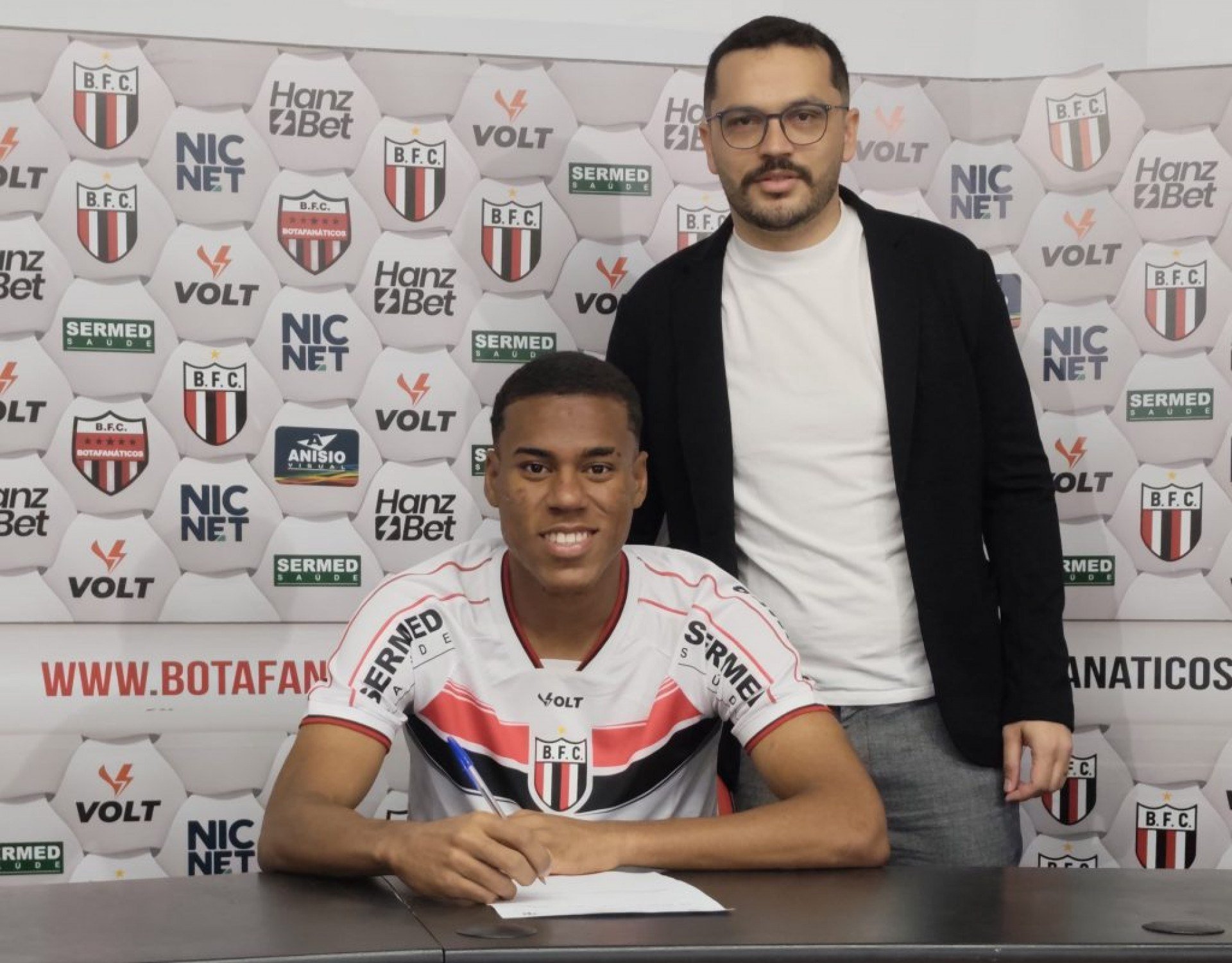 Iago reforça Botafogo-SP por empréstimo com intermediação do agente Caio Palma