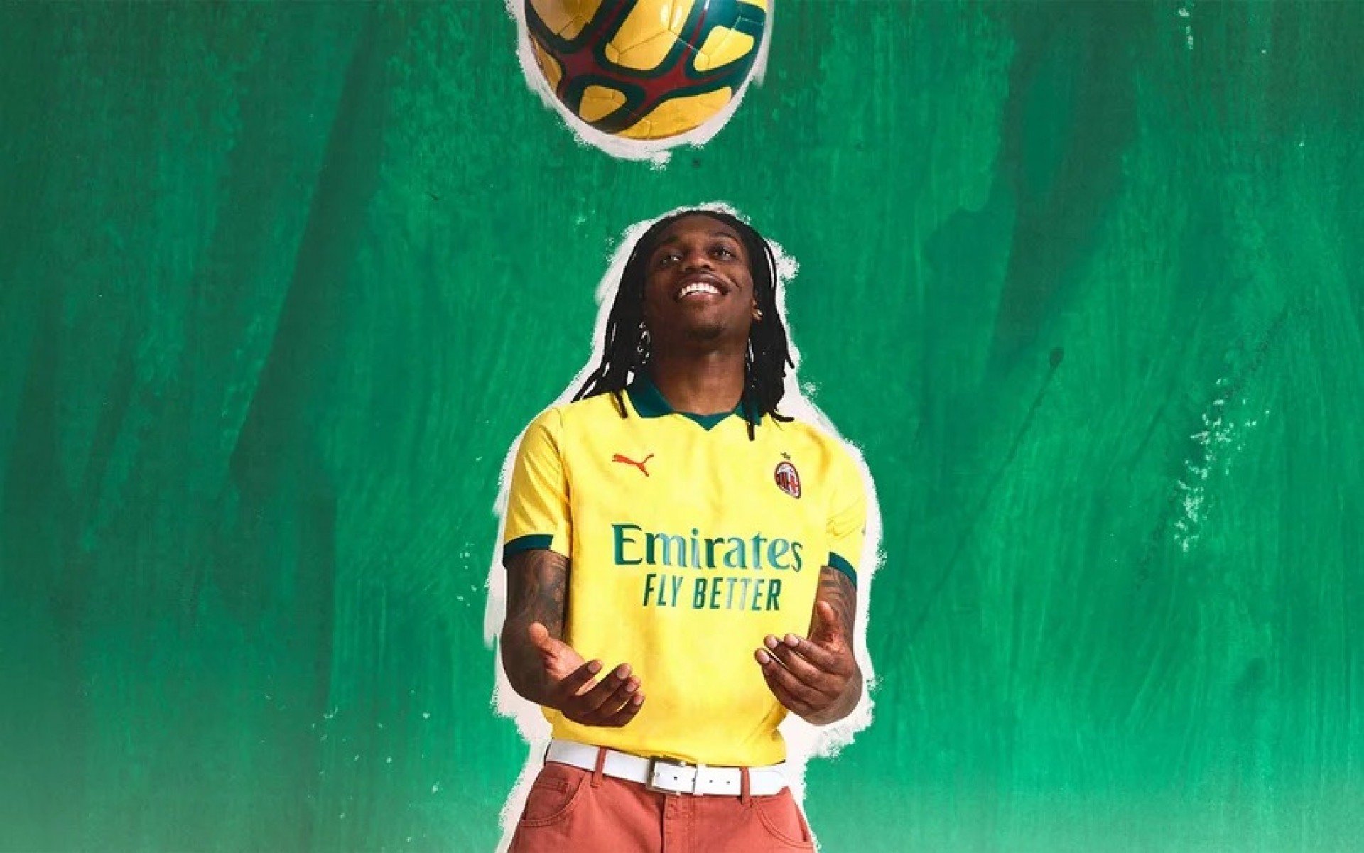 Milan lança camisa verde e amarela em homenagem ao Brasil