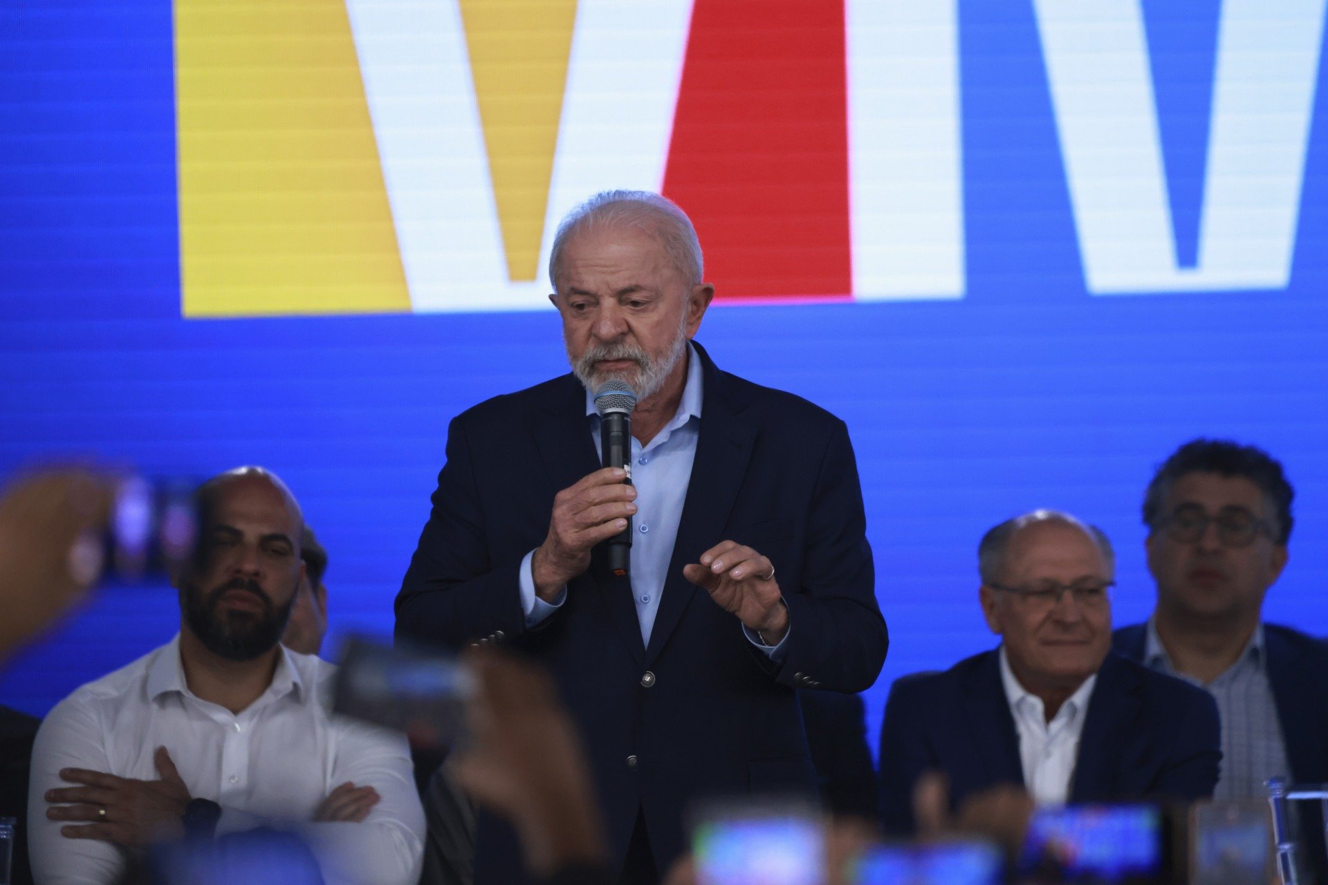 'Todo dia Alckmin liga, mas ninguém quer conversar', diz Lula sobre negociação de tarifas com EUA