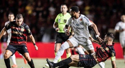 O time nordestino vive um momento complicado no campeonato, sem nenhuma vitória registrada no torneio. Enquanto isso, embora o Peixe tenha retornado com duas vitórias, já reencontrou o caminho negativo.

