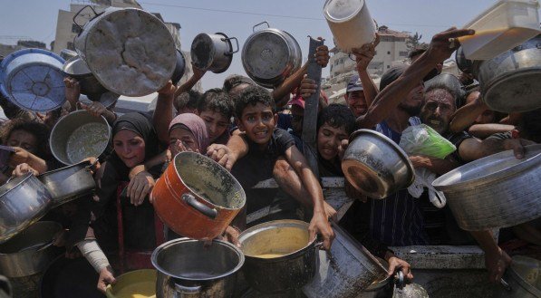 Um terço das pessoas da Faixa de Gaza passa dias sem comer