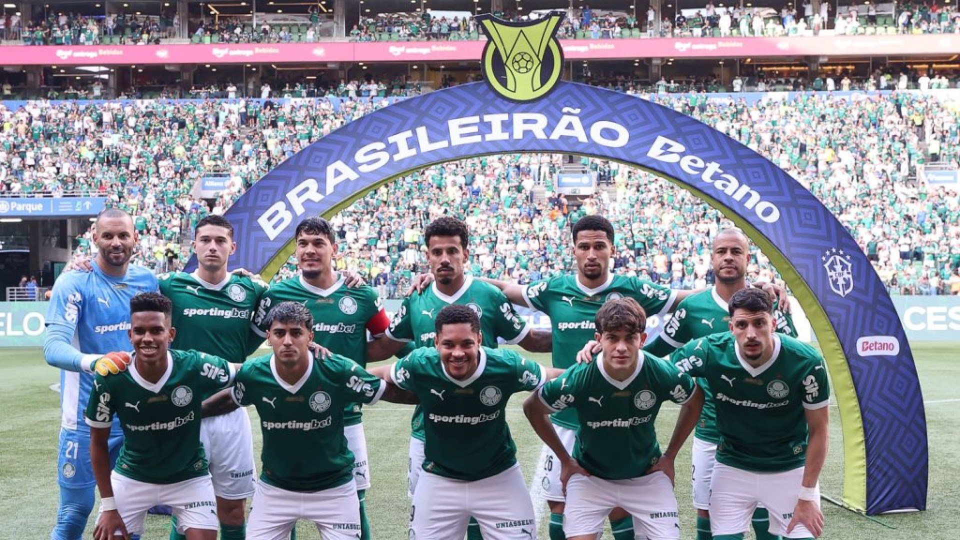 Palmeiras e Grêmio vivem fases opostas e se enfrentam no Allianz Parque
