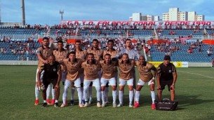 Imagem dos jogadores do Central que enfrentaram o Ferroviário na última rodada da primeira fase da Série D