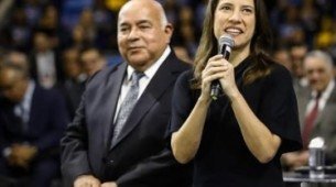 A governadora Raquel Lyra e o pastor Ailton no 43º Congresso da Juventude da Assembleia de Deus