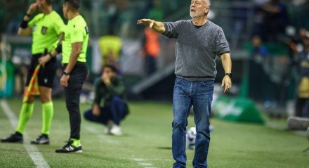 Mano Menezes reconhecer melhora do Grêmio mesmo com derrota