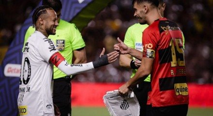 Sport abre 2x0, mas Santos busca empate heroico com um a menos.