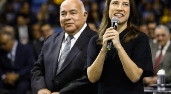 A governadora Raquel Lyra e o pastor Ailton no 43º Congresso da Juventude da Assembleia de Deus