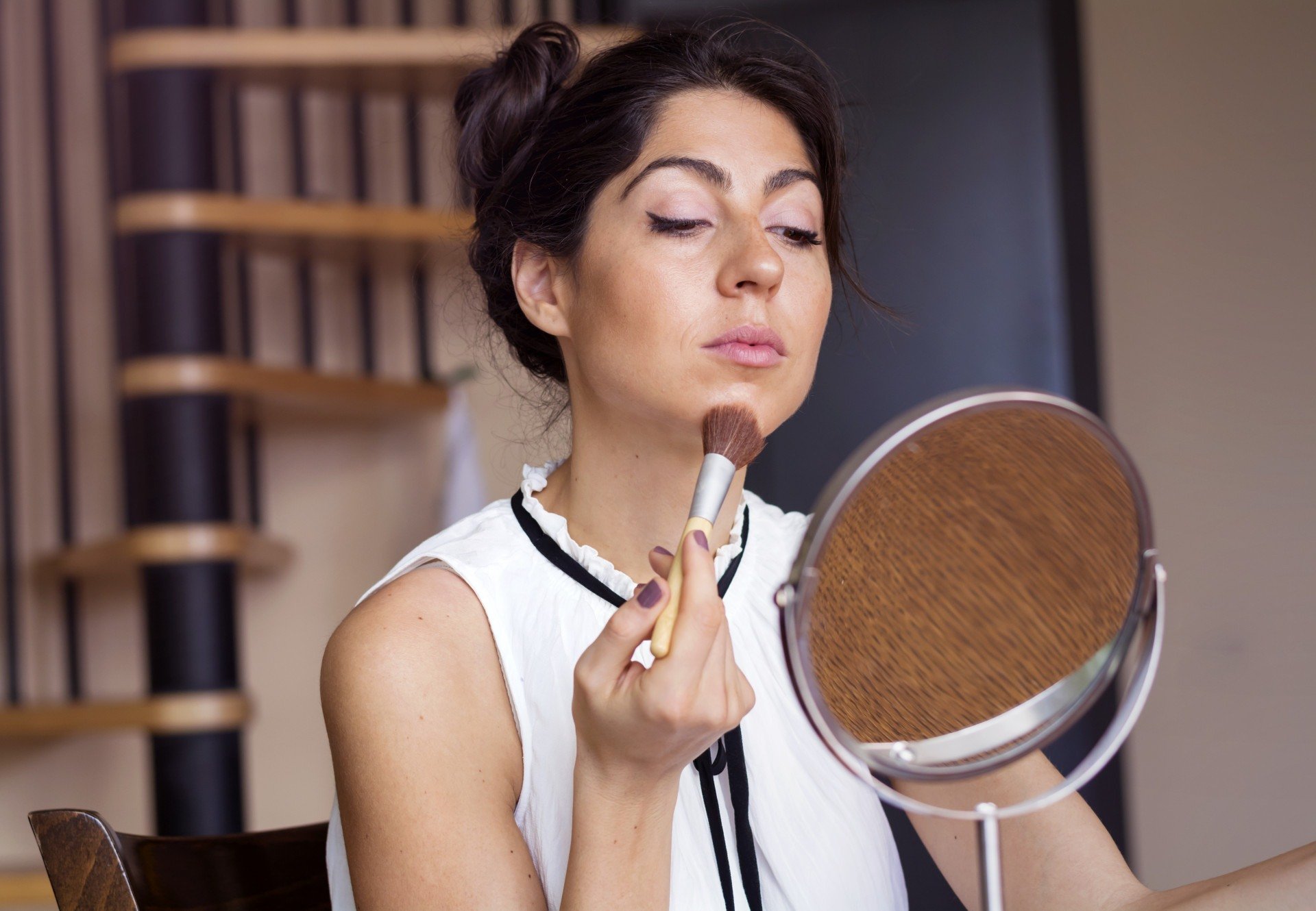 5 erros de maquiagem que te envelhecem (e como evitá-los)