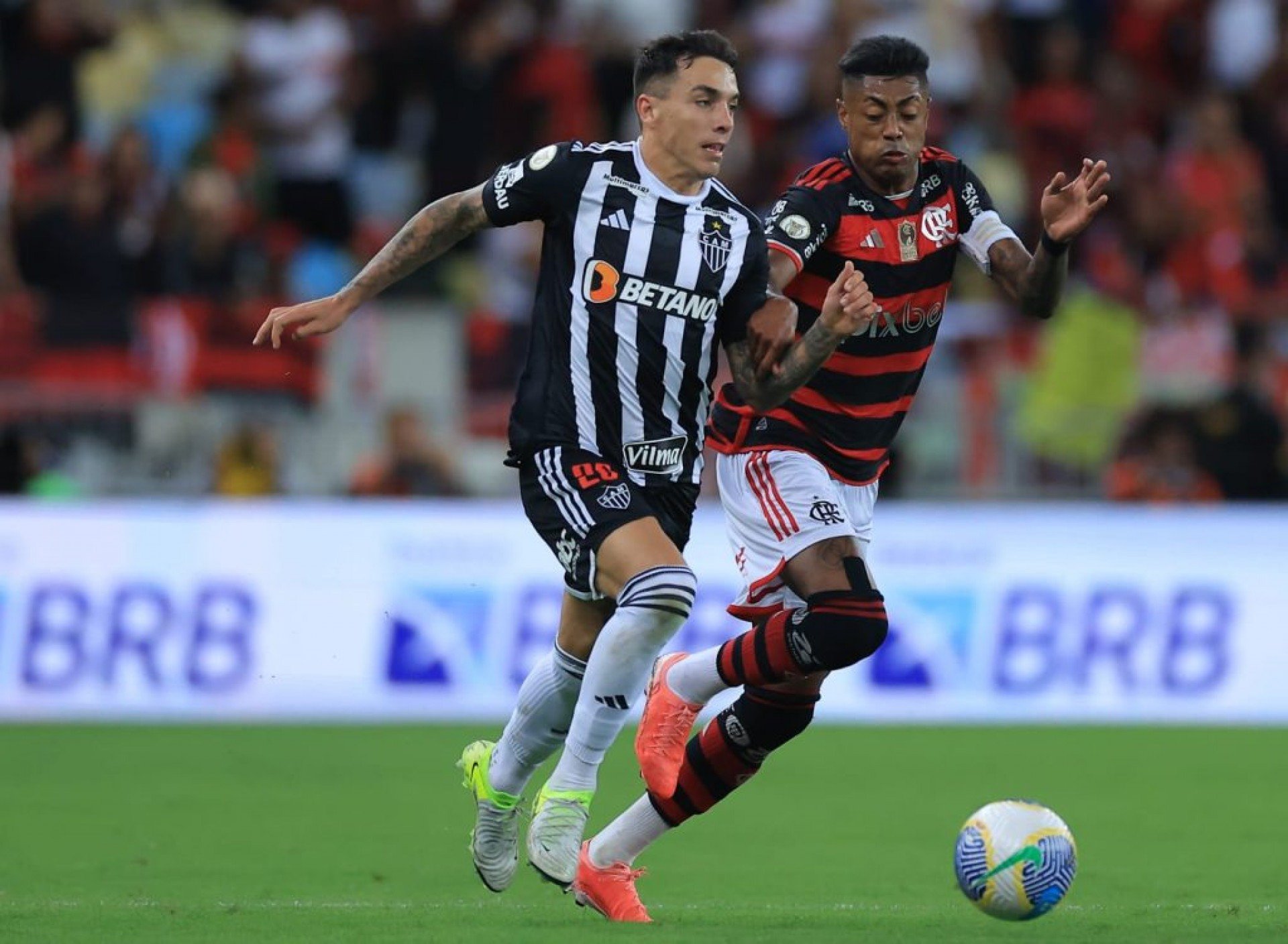 Flamengo recebe o Atlético buscando a liderança