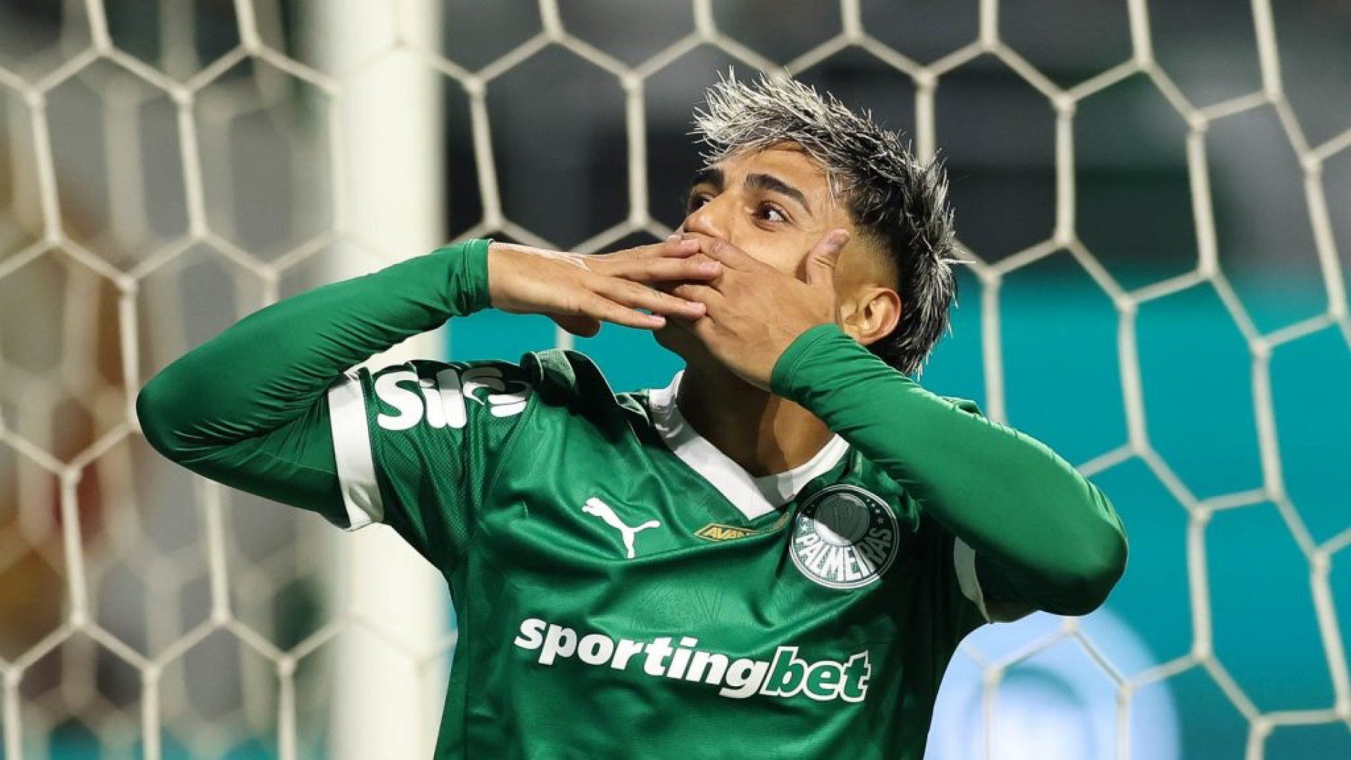 Com gol de Facundo Torres, Palmeiras supera Grêmio por 1 a 0