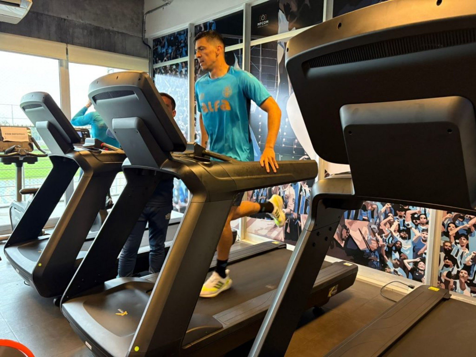Grêmio desembarca em Porto Alegre e inicia preparação para enfrentar o Fortaleza