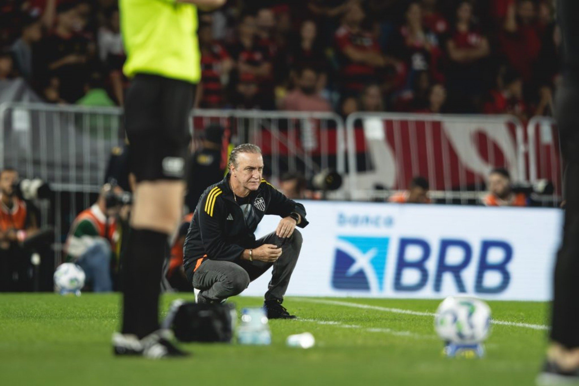 Cuca analisa a partida do Atlético-MG na derrota para o Flamengo: ‘saímos com a derrota, mas o jogo foi igual’