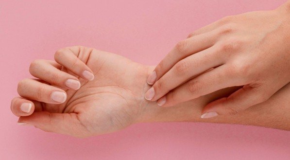 Saiba o que pode causar unhas frágeis
