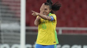 Marta em comemoração de gol para o Brasil sobre o Uruguai na Copa América Feminina