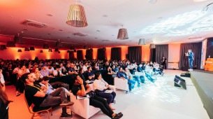 Ex-ministro da economia, Paulo Guedes palestra em evento para empresários no Recife
